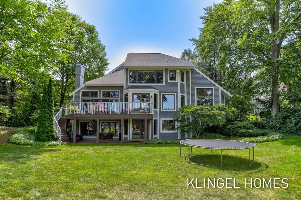 16107 Baird Court Spring Lake, MI 49456