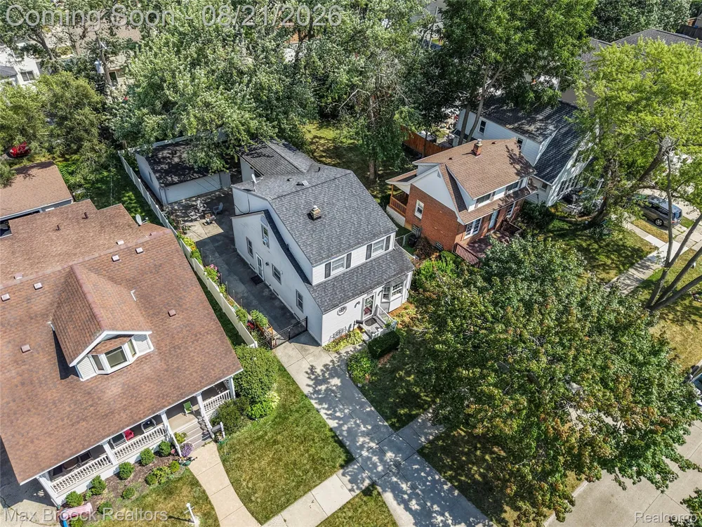 3162 Phillips Avenue Berkley City, MI 48072