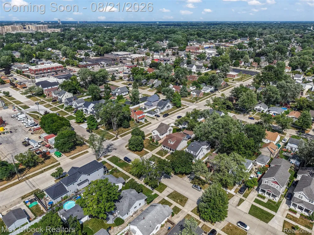 3162 Phillips Avenue Berkley City, MI 48072