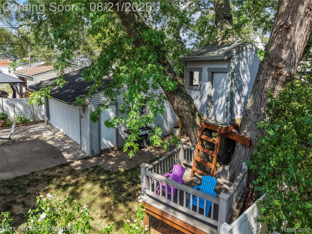 3162 Phillips Avenue Berkley City, MI 48072