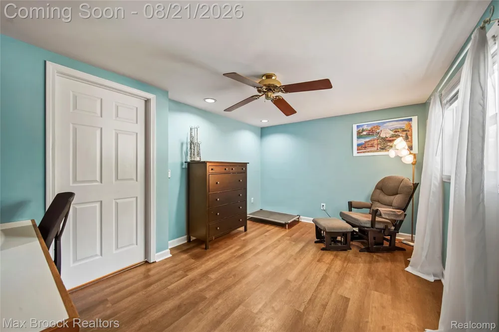 3162 Phillips Avenue Berkley City, MI 48072