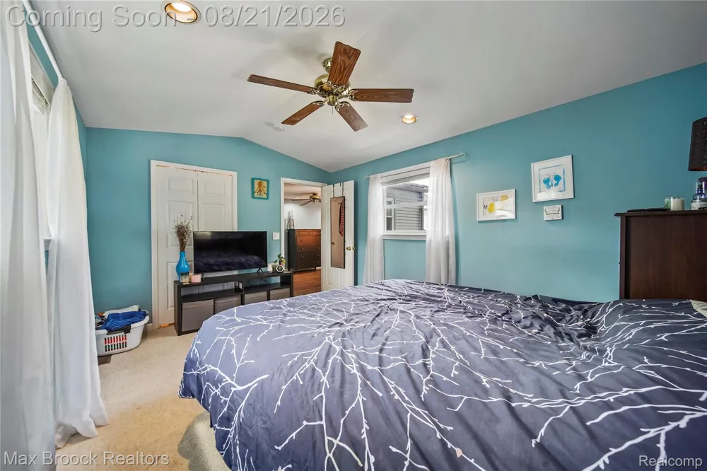 3162 Phillips Avenue Berkley City, MI 48072