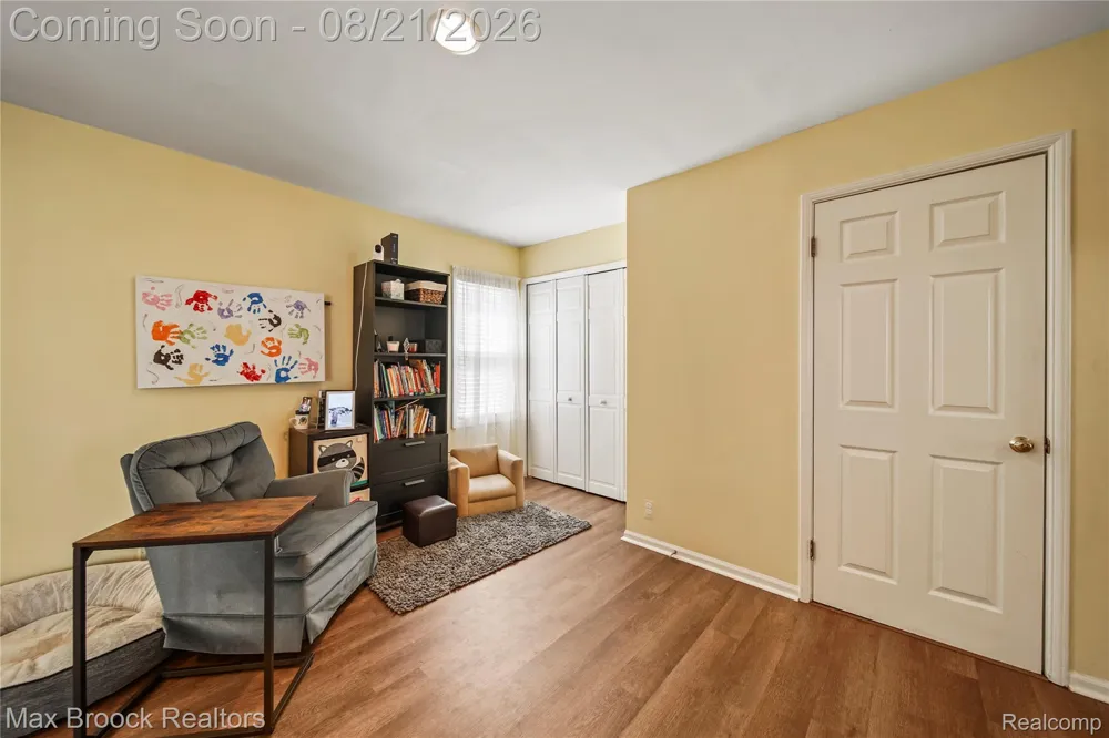 3162 Phillips Avenue Berkley City, MI 48072