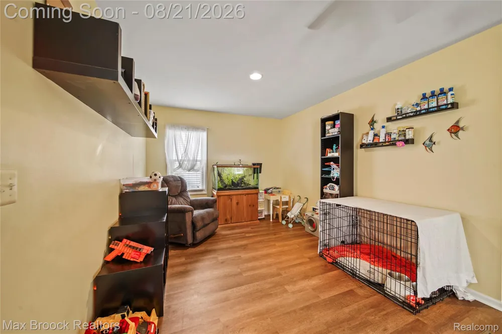 3162 Phillips Avenue Berkley City, MI 48072