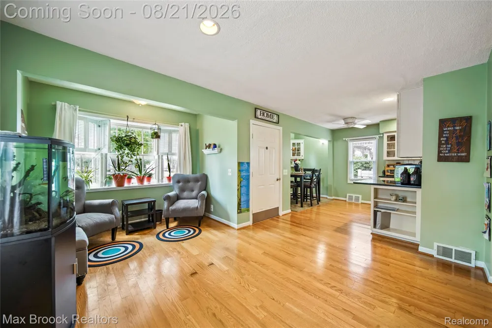 3162 Phillips Avenue Berkley City, MI 48072