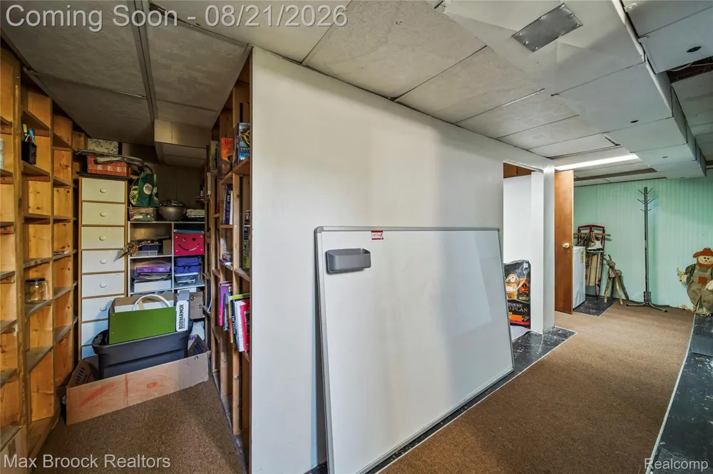 3162 Phillips Avenue Berkley City, MI 48072