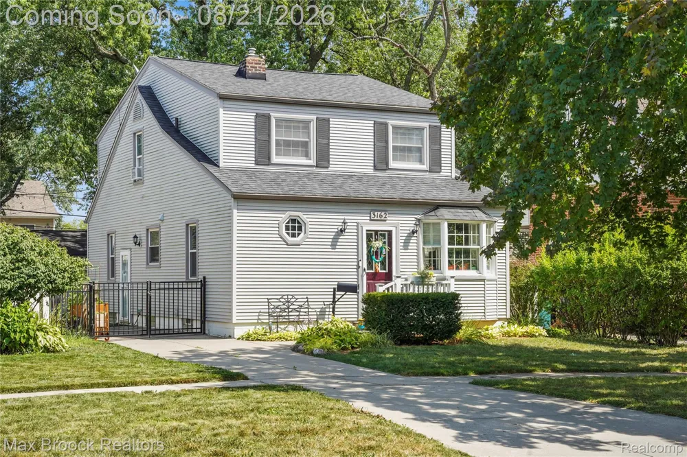 3162 Phillips Avenue Berkley City, MI 48072