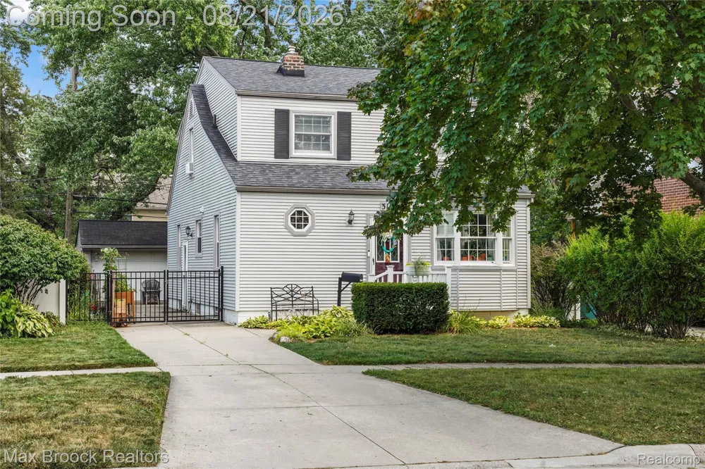 3162 Phillips Avenue Berkley City, MI 48072