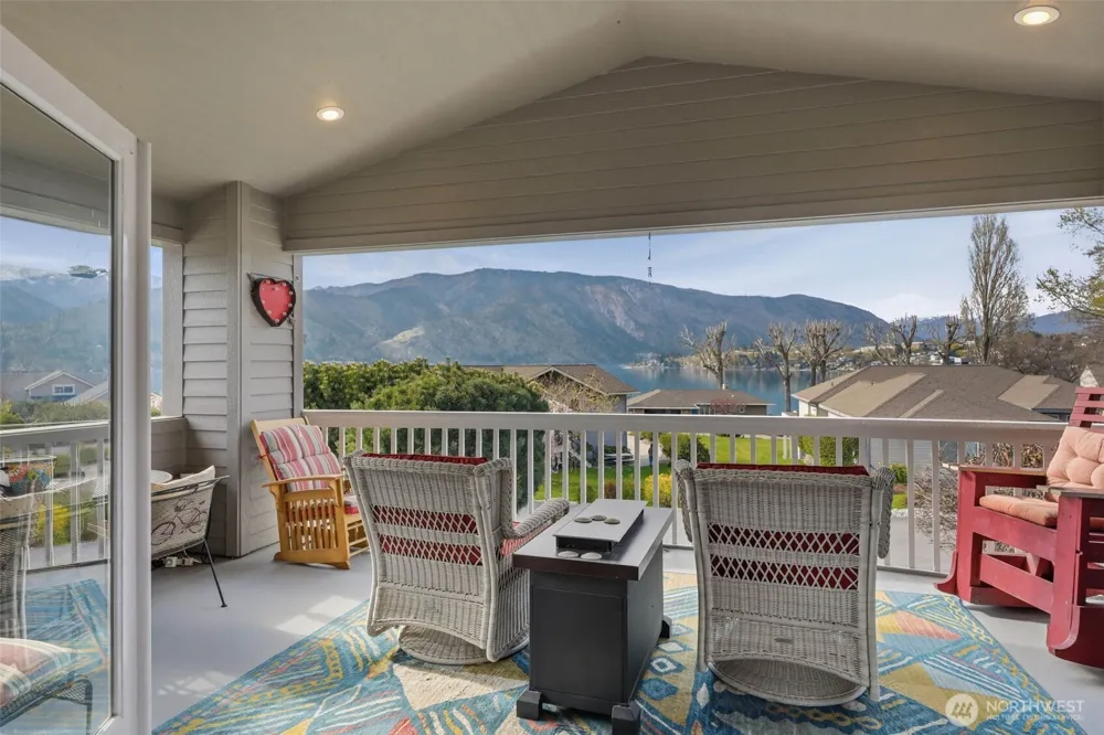 207 Manson View Drive Manson, WA 98831
