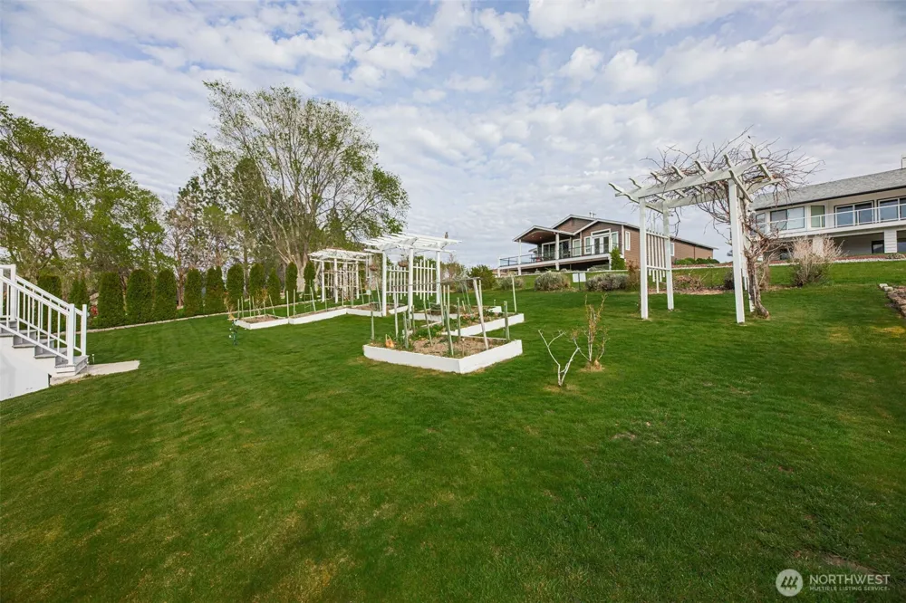207 Manson View Drive Manson, WA 98831