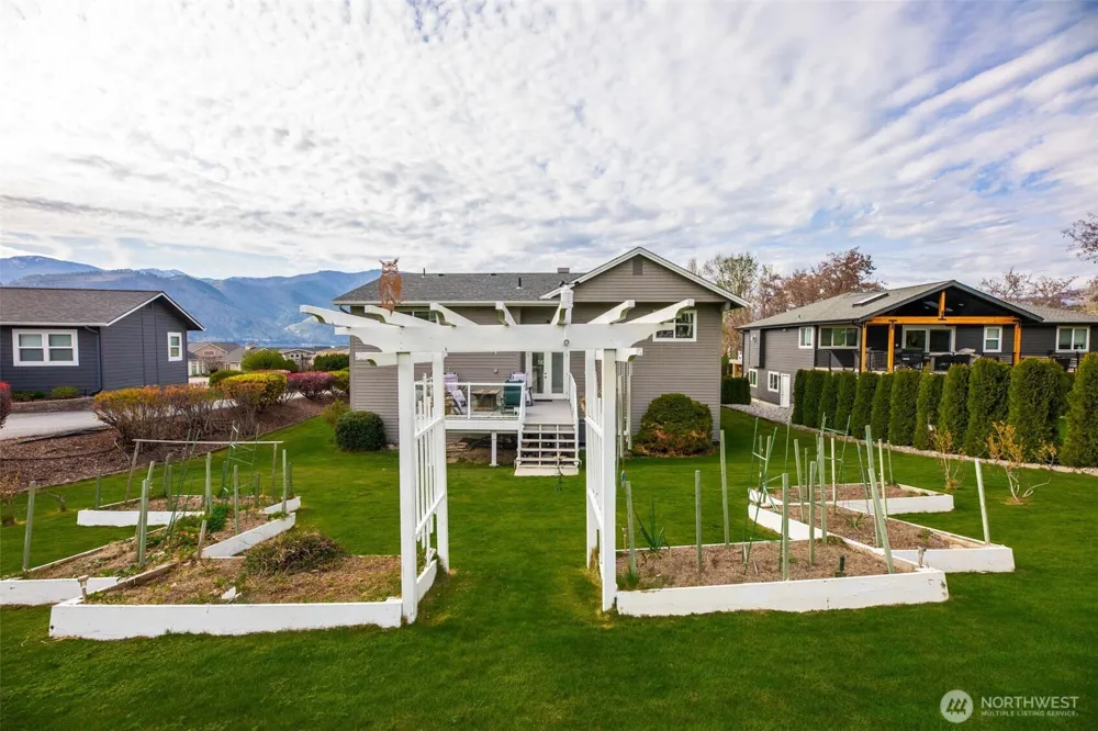 207 Manson View Drive Manson, WA 98831