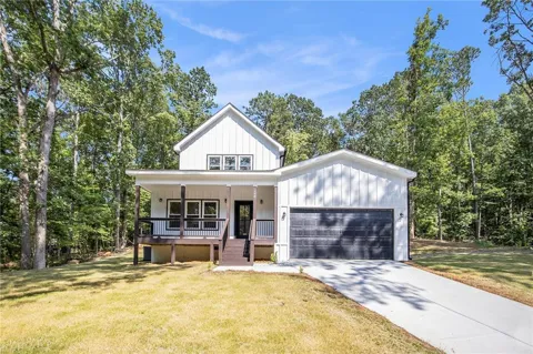 3220 Sweetbriar Drive