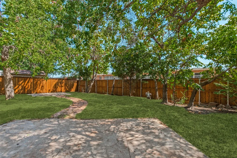 502 Rorary Drive Richardson, TX 75081