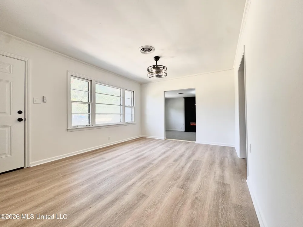 1216 W Main Street Senatobia, MS 38668