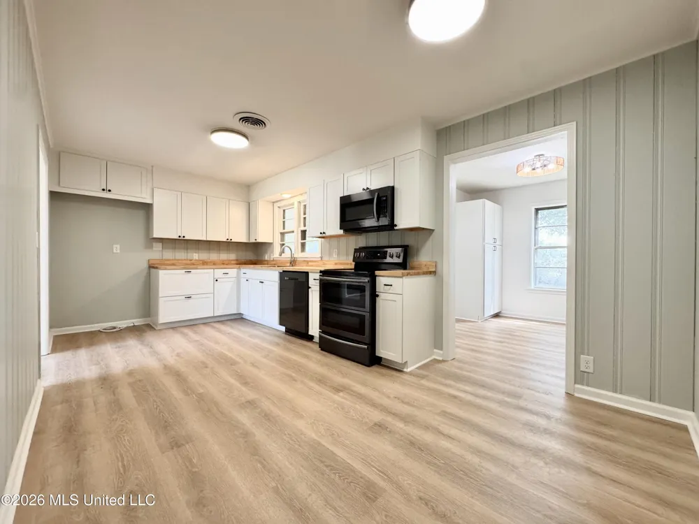 1216 W Main Street Senatobia, MS 38668