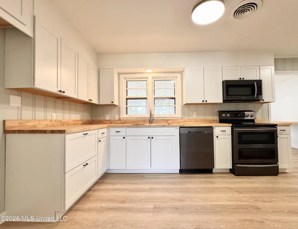 1216 W Main Street Senatobia, MS 38668
