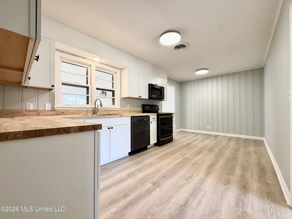 1216 W Main Street Senatobia, MS 38668