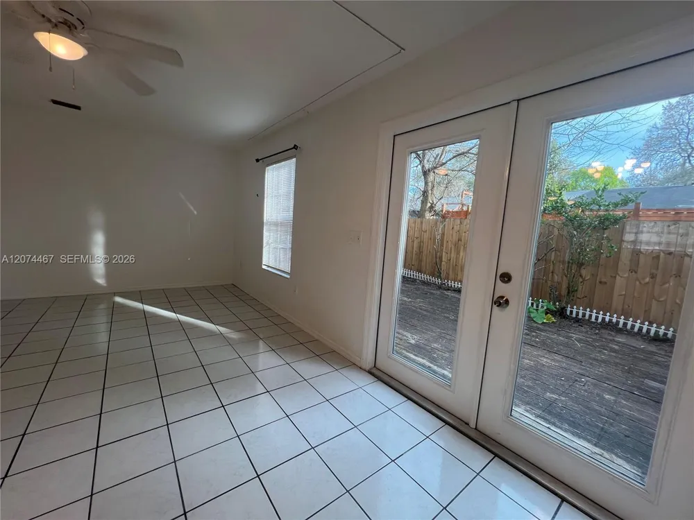 2871 SW 38 Place Gainesville, FL 32608