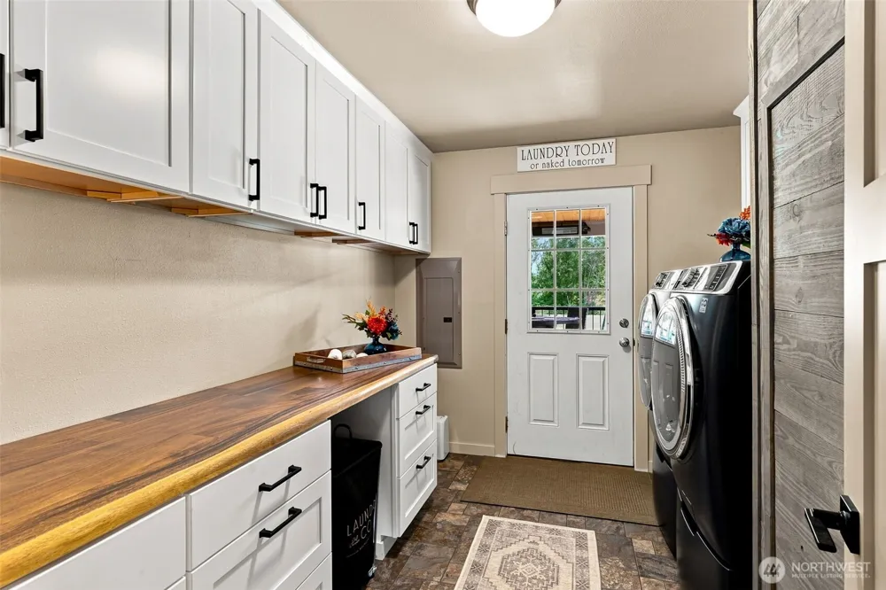 15611 NW Hite Center Road Seabeck, WA 98380