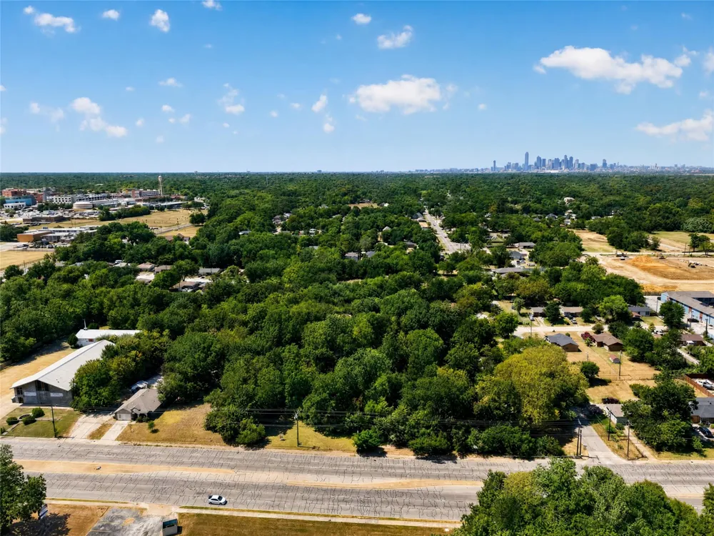 2633 E Ledbetter Drive Dallas, TX 75216