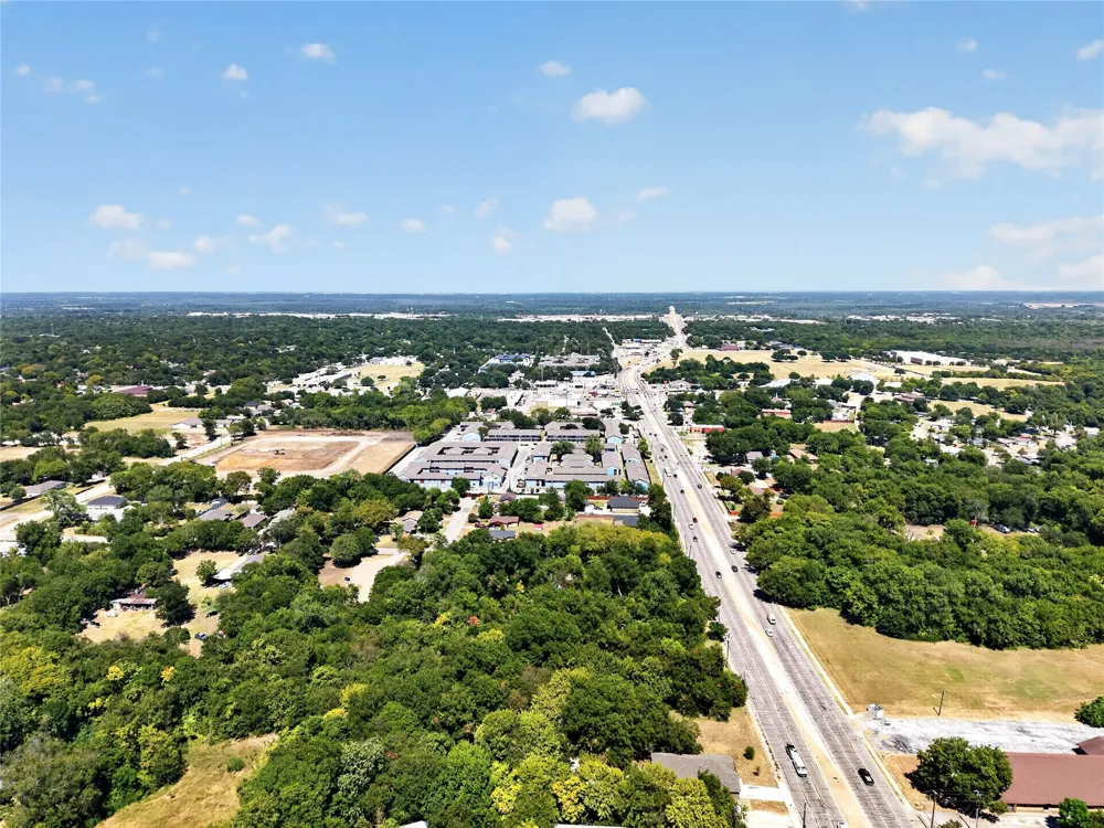 2633 E Ledbetter Drive Dallas, TX 75216