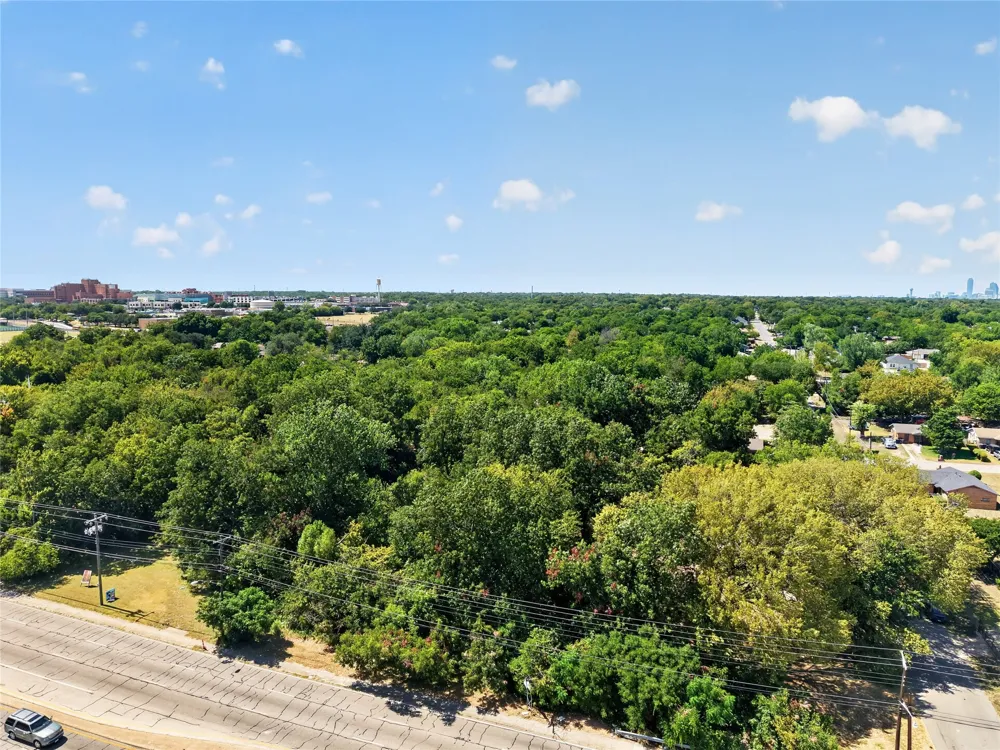 2633 E Ledbetter Drive Dallas, TX 75216