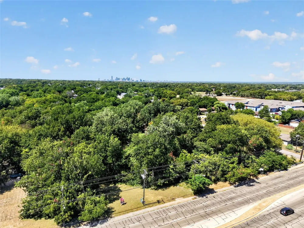 2633 E Ledbetter Drive Dallas, TX 75216