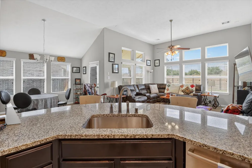 9635 Clear Diamond Rosharon, TX 77583
