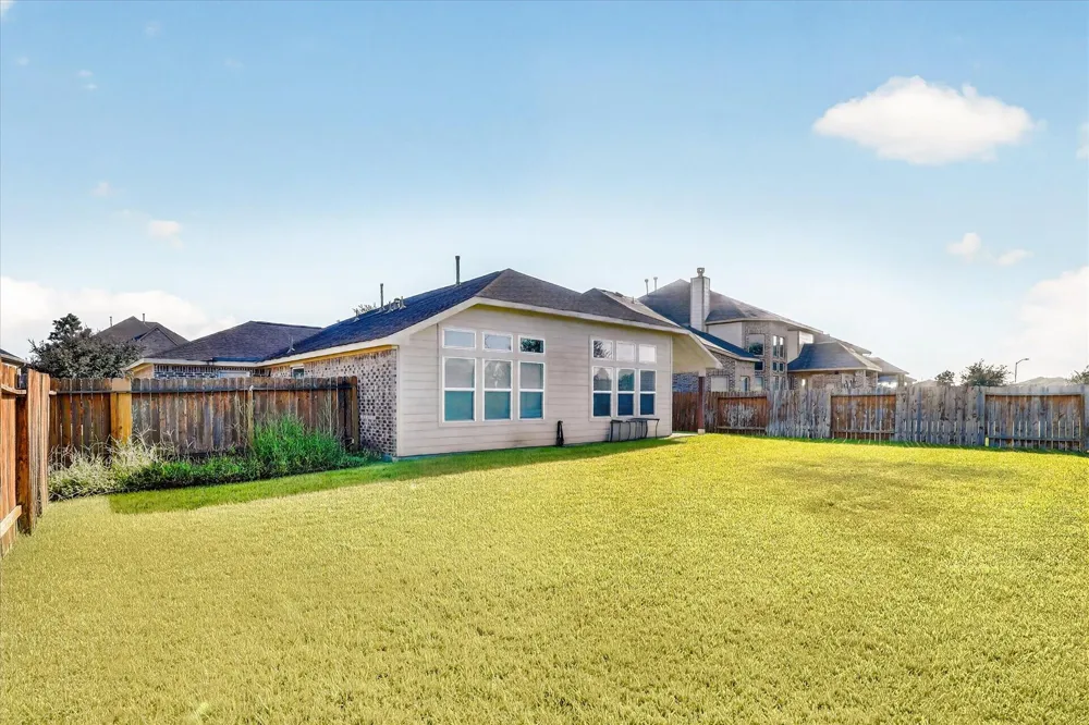 9635 Clear Diamond Rosharon, TX 77583