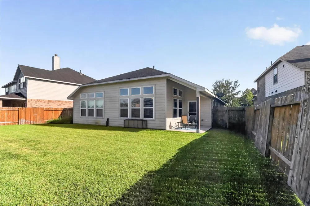 9635 Clear Diamond Rosharon, TX 77583