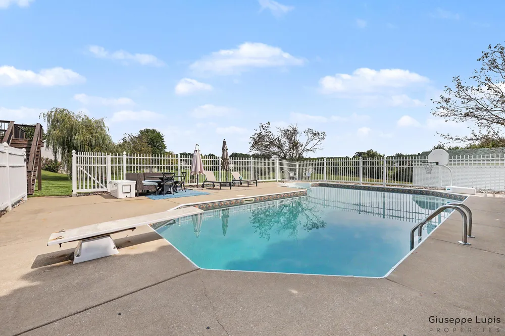 5870 Terrace Ridge Drive NE Rockford, MI 49341