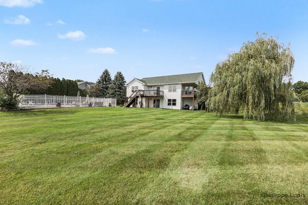 5870 Terrace Ridge Drive NE Rockford, MI 49341