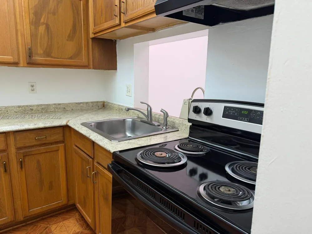 2800 NW 56th Ave #E206 Lauderhill, FL 33313