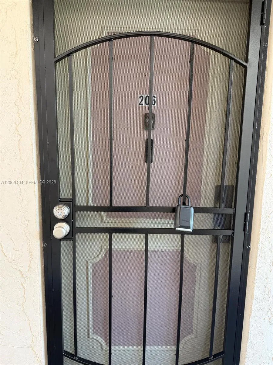 2800 NW 56th Ave #E206 Lauderhill, FL 33313