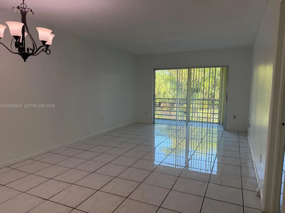 2800 NW 56th Ave #E206 Lauderhill, FL 33313
