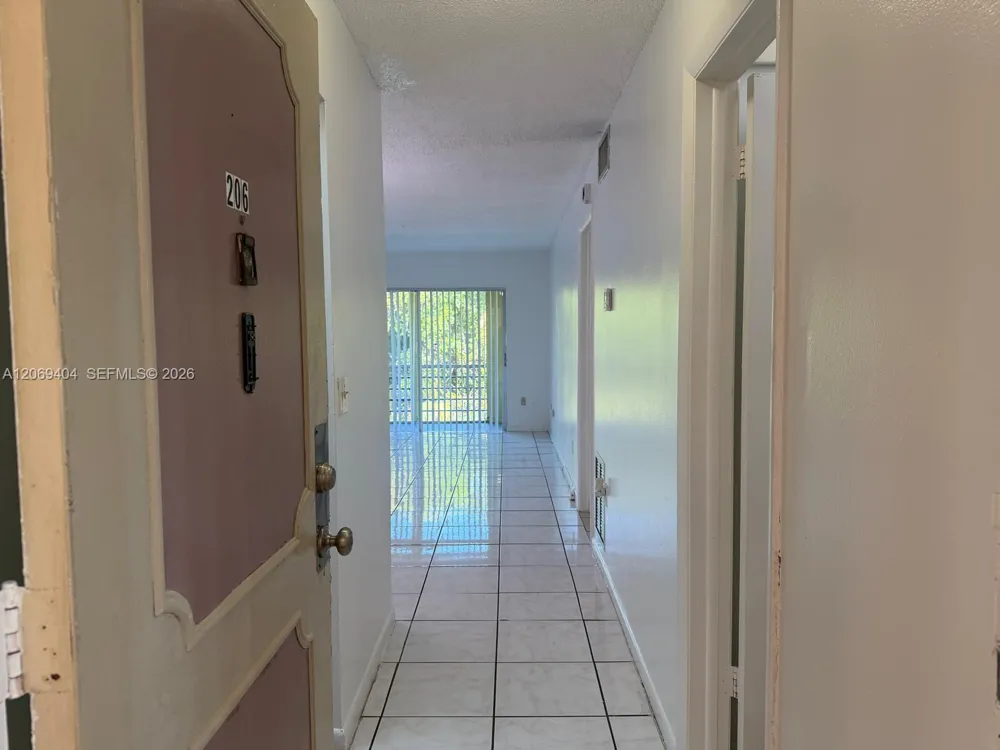 2800 NW 56th Ave #E206 Lauderhill, FL 33313
