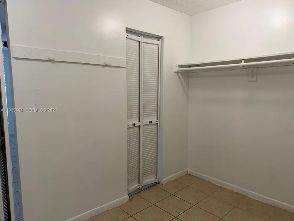 2800 NW 56th Ave #E206 Lauderhill, FL 33313