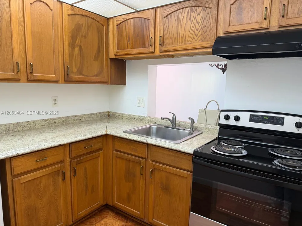 2800 NW 56th Ave #E206 Lauderhill, FL 33313