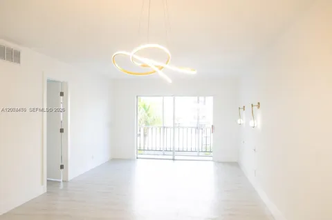 220 SW 9th Ave #306
