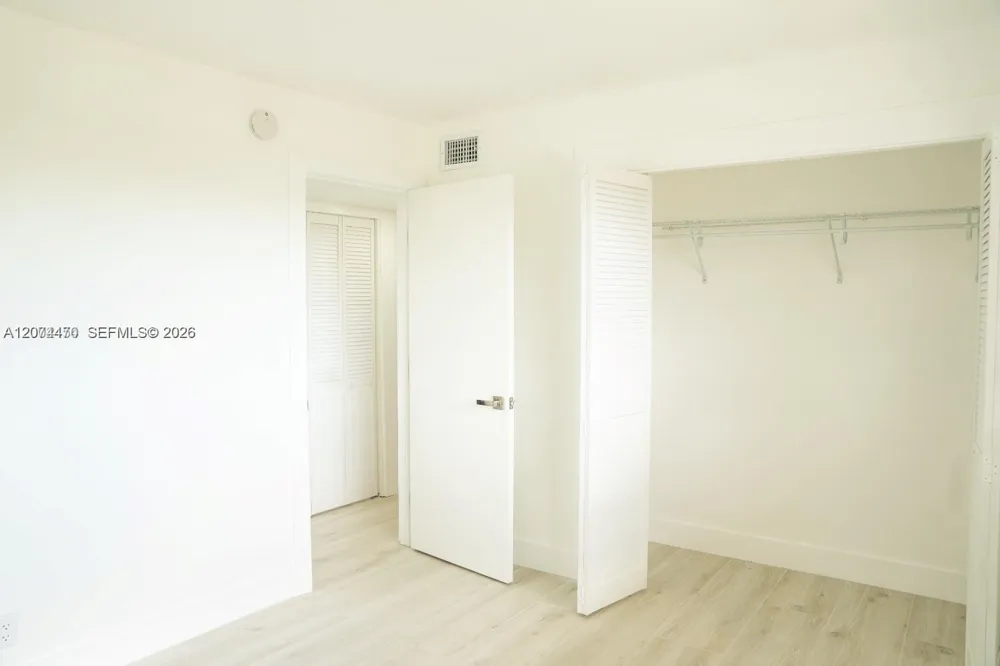 220 SW 9th Ave #306 Hallandale Beach, FL 33009