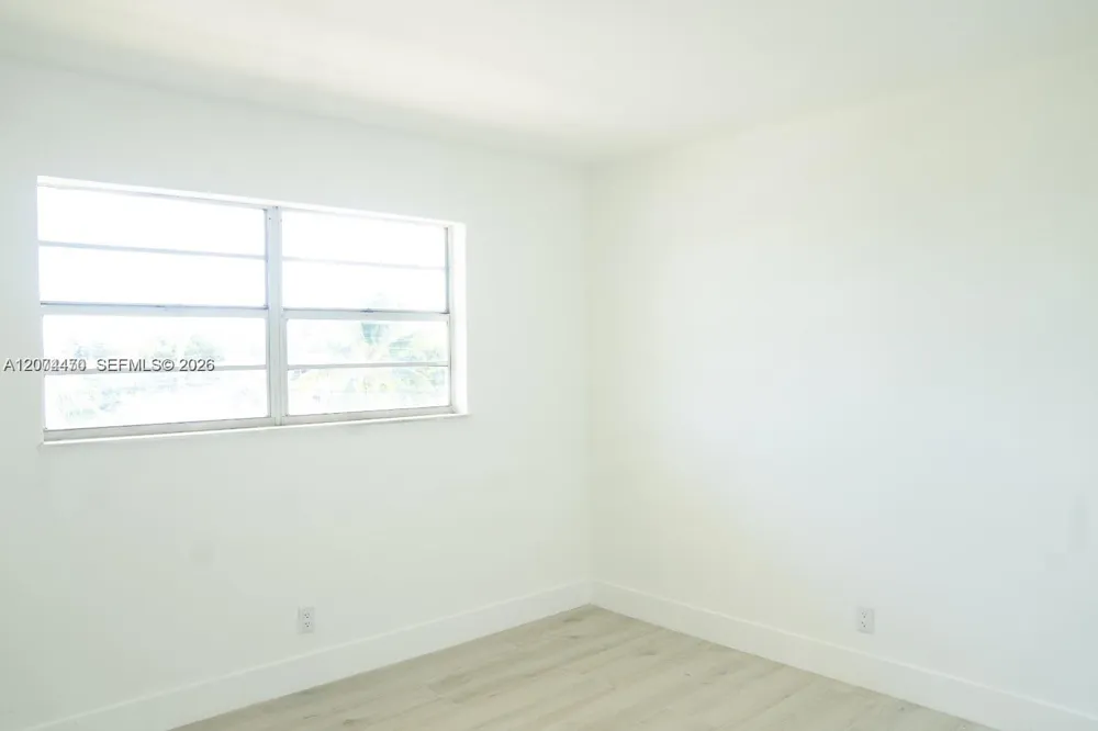 220 SW 9th Ave #306 Hallandale Beach, FL 33009