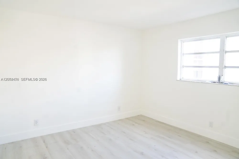 220 SW 9th Ave #306 Hallandale Beach, FL 33009
