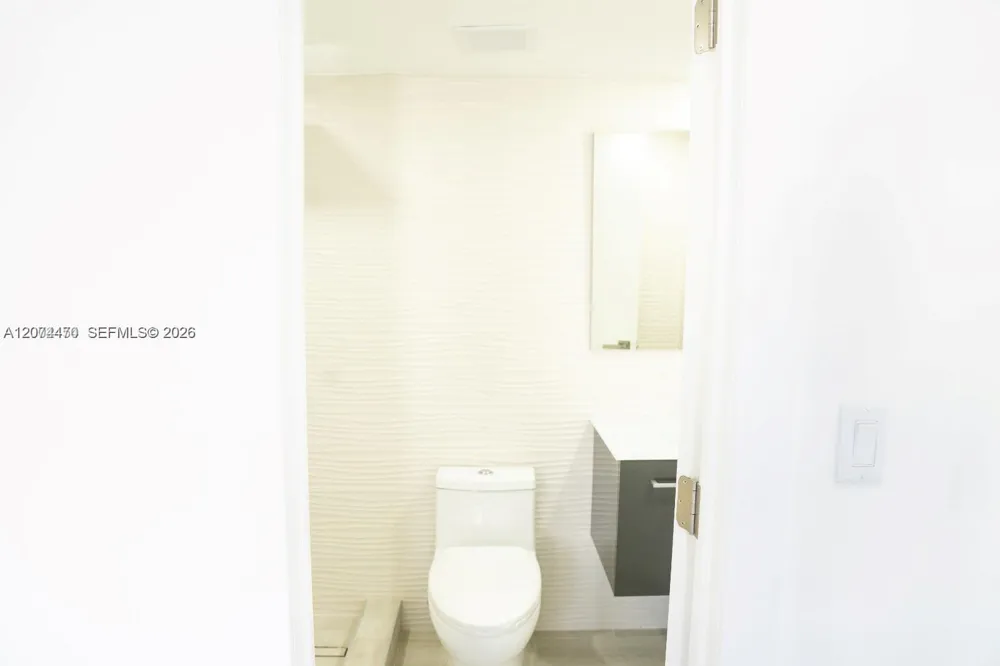 220 SW 9th Ave #306 Hallandale Beach, FL 33009