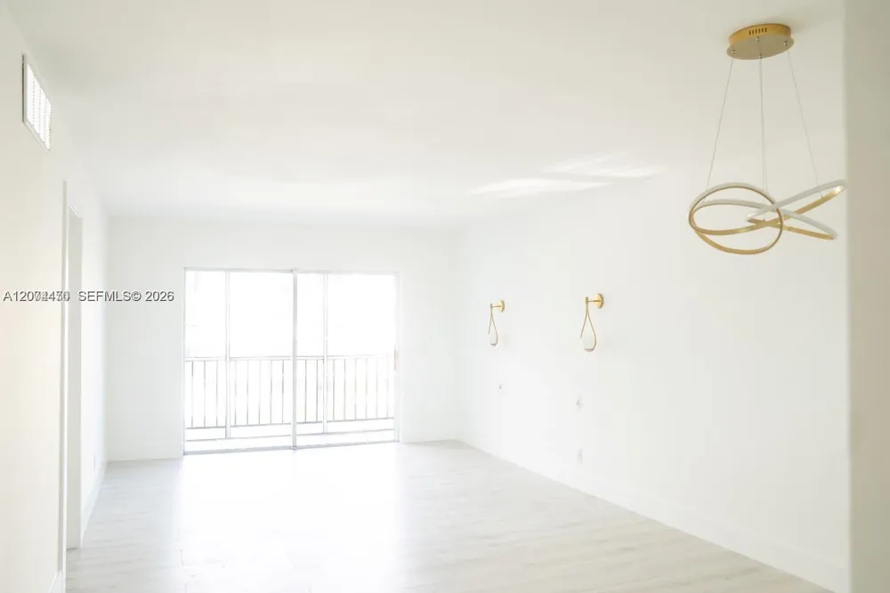 220 SW 9th Ave #306 Hallandale Beach, FL 33009