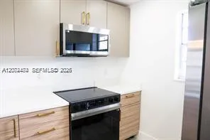 220 SW 9th Ave #306 Hallandale Beach, FL 33009