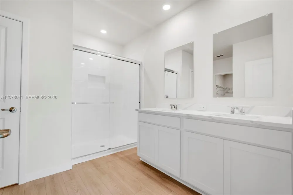 9082 Venetian Sq Vero Beach, FL 32966
