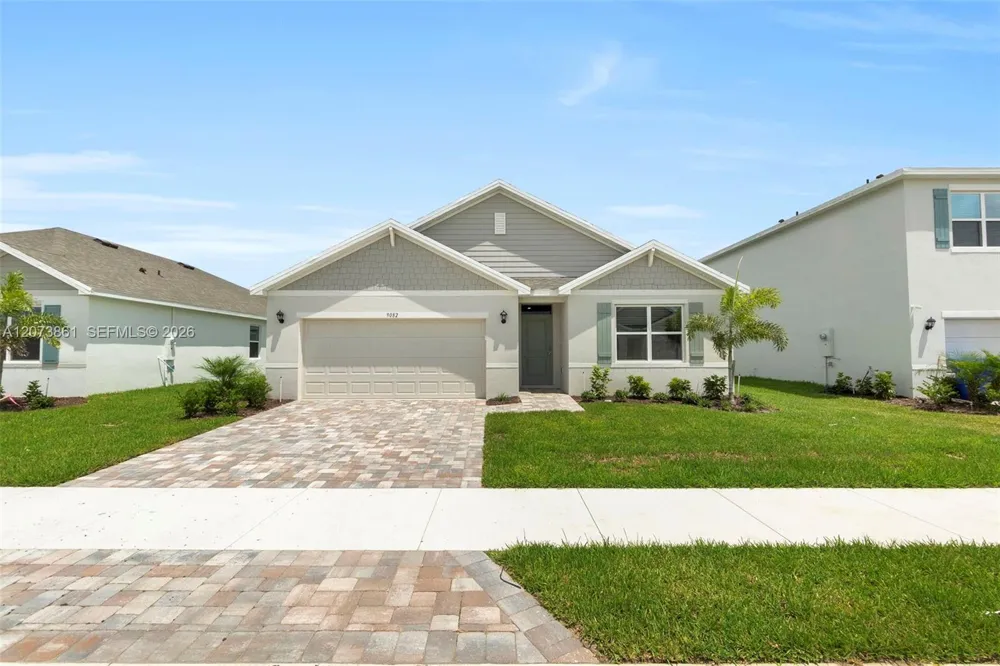 9082 Venetian Sq Vero Beach, FL 32966