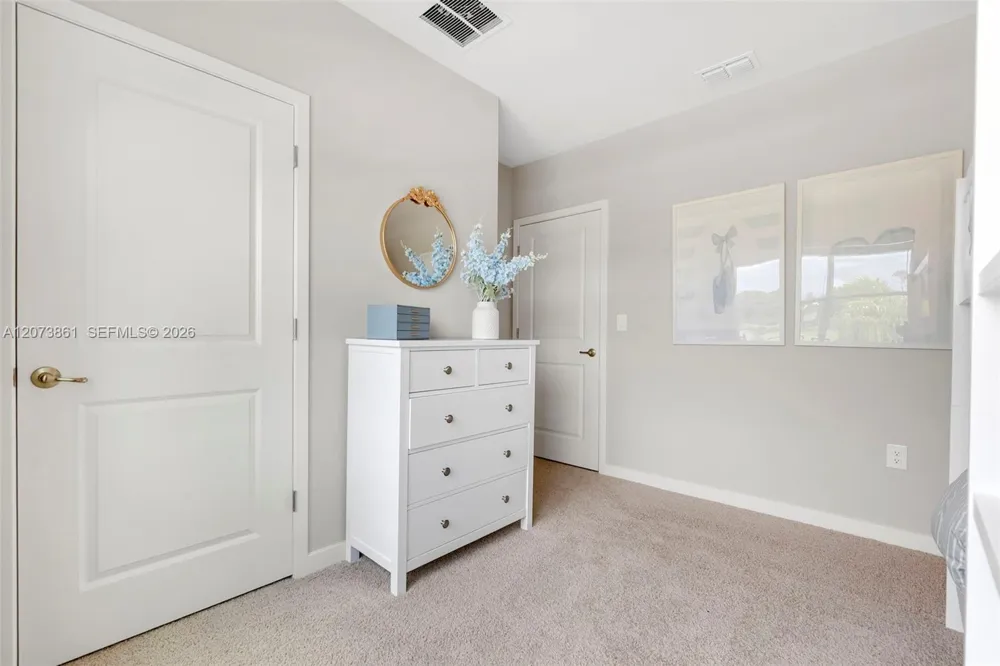 9082 Venetian Sq Vero Beach, FL 32966