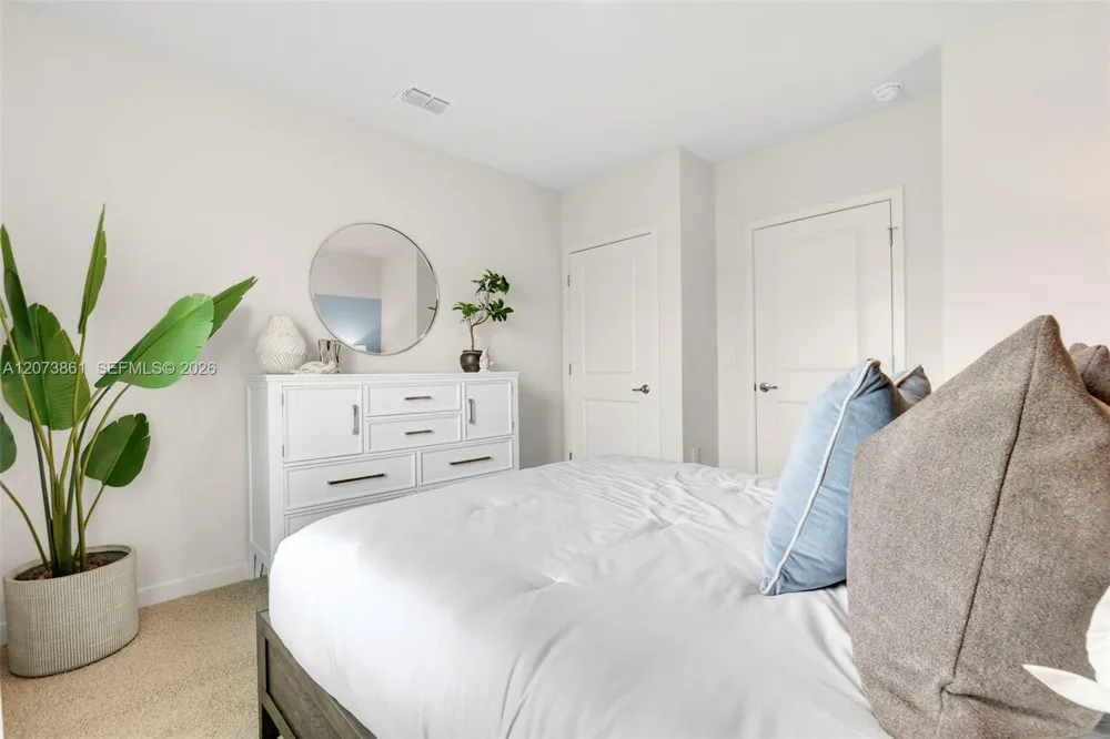 9082 Venetian Sq Vero Beach, FL 32966