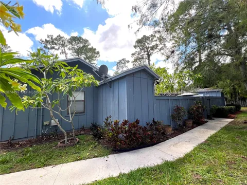 1077 Goldenrod Rd